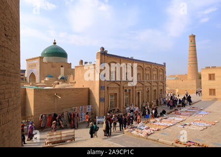 22. September 2019 - Chiwa, Usbekistan: Islam Khoja Minarett (Wahrzeichen der Stadt). Stockfoto