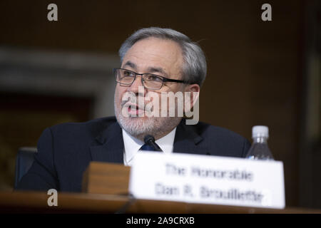 Washington, District of Columbia, USA. 14 Nov, 2019. Dan Brouillette bezeugt vor dem US-Senat Ausschusses für Energie und natürliche Ressourcen auf dem Capitol Hill in Washington, DC, USA, am Donnerstag, 14. November 2019, wie Sie seine Nominierung zu sein Sekretär der Energie berücksichtigen. Credit: Stefani Reynolds/CNP/ZUMA Draht/Alamy leben Nachrichten Stockfoto