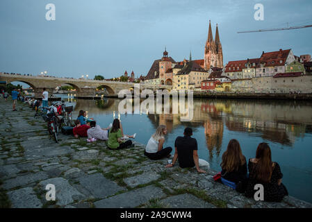 Altstadt von Regensburg in einem ganz besonderen Licht auf "Welterbetag" (World Heritage Day) Stockfoto