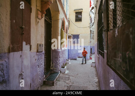 Auf dem Weg in der Altstadt von Tanger, Marokko Stockfoto