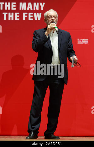 Edinburgh, Schottland. Am 14. November. 2019. Der Führer der Jeremy Corbyn zum Auftakt Schottland Tour. Jeremy Corbyn Rede bei McEwan Hall, Teviot Place, Edinburgh. Pako Mera/Alamy leben Nachrichten Stockfoto