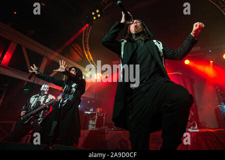 Glasgow, Schottland, Großbritannien, 13. November 2019 - Italienische EMO rockers Lacuna Coil eine ausverkaufte Masse an der Garage unterhalten. Copyright Stuart Westwood Stockfoto