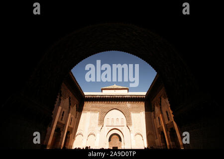 Innenhof der Medersa Ben Youssef, Medina, Marrakesch, Marokko Stockfoto