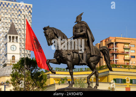 Skanderbeg Denkmal, reiterstatue Skënderbej, Skanderbeg Square, Tirana, Albanien Stockfoto