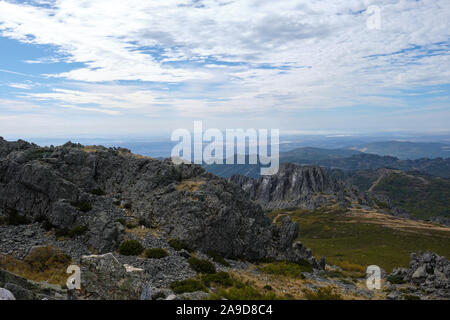 Blick von der Spitze des Las Villuercas, Region Extremadura, der höchste Punkt in der Region, nahe der Stadt von Guadalupe Stockfoto