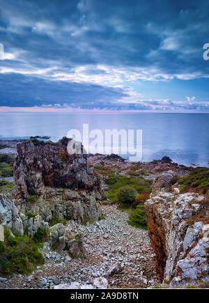 Schweden, Skåne, Torekov, Sandstein Klippen an der Küste in der Nähe von Hovs Hallar Stockfoto