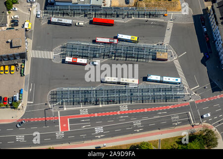 Zentraler Omnibusbahnhof ZOB Velbert, bin bietet, Friedrich-Ebert-Straße, Velbert, Ruhrgebiet, Nordrhein-Westfalen, Deutschland Stockfoto