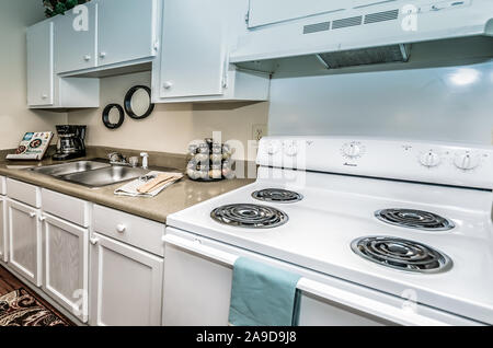 Die Küche im Herbst Wald Apartments auf Foreman Road in Mobile, Alabama. Das Anwesen ist im Besitz von Sealy Management Unternehmen betrieben. Stockfoto