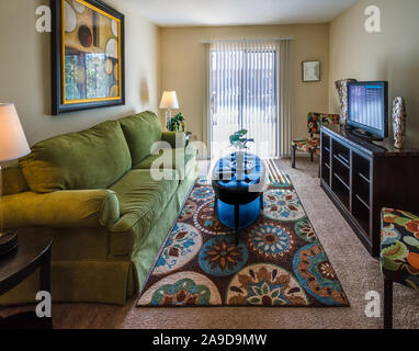 Das Wohnzimmer im Herbst Wald Apartments auf Foreman Road in Mobile, Alabama. Das Anwesen ist im Besitz von Sealy Management Unternehmen betrieben. Stockfoto