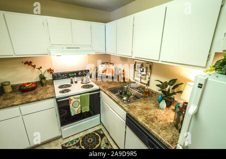 Die Küche im Herbst Wald Apartments auf Foreman Road in Mobile, Alabama. Das Anwesen ist im Besitz von Sealy Management Unternehmen betrieben. Stockfoto