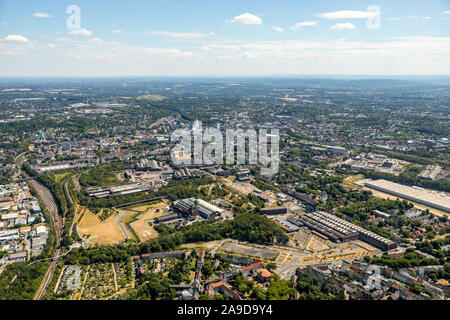 Stadtbild mit jahrhunderthaus Bochum und Westpark, Gerard-Mortier-Platz, Bochum, Ruhrgebiet, Nordrhein-Westfalen, Deutschland Stockfoto
