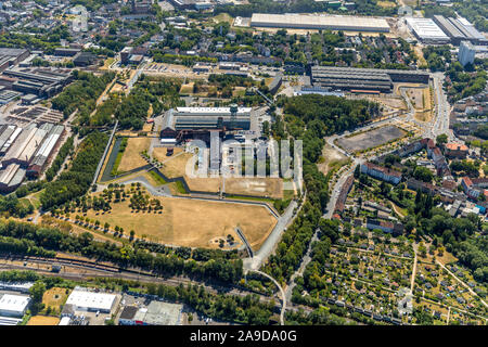 Stadtbild mit jahrhunderthaus Bochum und Westpark, Gerard-Mortier-Platz, Bochum, Ruhrgebiet, Nordrhein-Westfalen, Deutschland Stockfoto