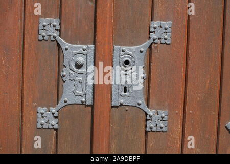 Alte eiserne Tür mountaing, Lamberti Kirche, Münster in Westfalen, Nordrhein-Westfalen, Deutschland, Europa Stockfoto