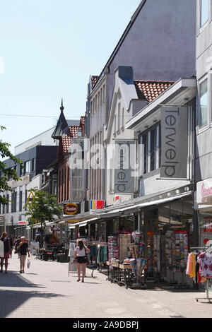 Fußgängerzone Lange Straße, Cloppenburg, Niedersachsen, Deutschland, Europa Stockfoto