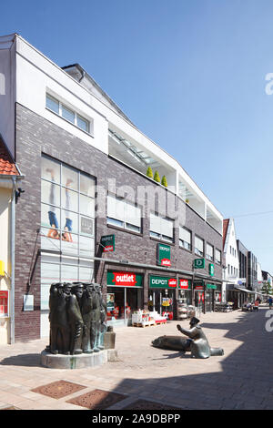 Fußgängerzone Lange Straße, Cloppenburg, Niedersachsen, Deutschland, Europa Stockfoto