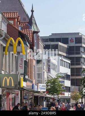 Fußgängerzone Lange Straße, Cloppenburg, Niedersachsen, Deutschland, Europa Stockfoto