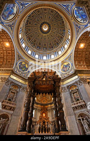 Deckengemälde in St. Peters Dom, Vatikan, Rom, Latium, Italien Stockfoto