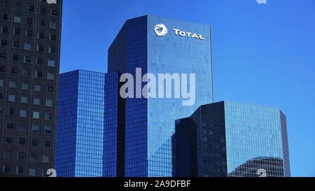 Moderne Skyline und Sitz der Gesellschaft "Insgesamt" in La Défense, Paris, Ile de France, Frankreich Stockfoto