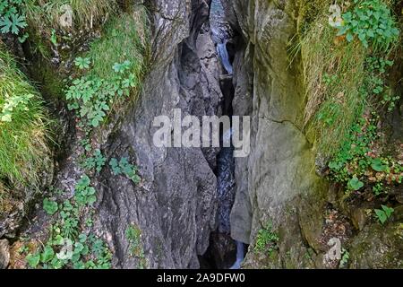 Im Hölltobel Gerstruben Wasserfall in der Nähe von Oberstdorf, Allgäu, Schwaben, Bayern, Deutschland Stockfoto