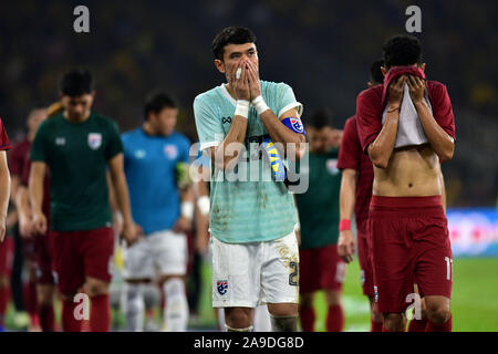 Kuala Lumpur, Malaysia. 14 Nov, 2019. Spieler von Thailand reagieren, nachdem der Gruppe G gegen Malaysia bei der FIFA Fußball-Weltmeisterschaft Katar 2022 und AFC Asian Cup 2023 in China vorläufige Gemeinsame Qualifizierung Runde 2, in Kuala Lumpur, Malaysia, November 14, 2019. Credit: Chong Voon Chung/Xinhua/Alamy leben Nachrichten Stockfoto