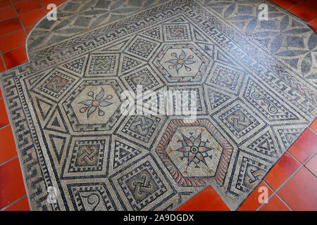 Mosaikfußboden in die römische Villa Otrang in Fließem, Eifel, Rheinland-Pfalz, Deutschland Stockfoto