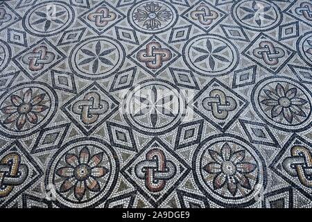 Mosaikfußboden in die römische Villa Otrang in Fließem, Eifel, Rheinland-Pfalz, Deutschland Stockfoto