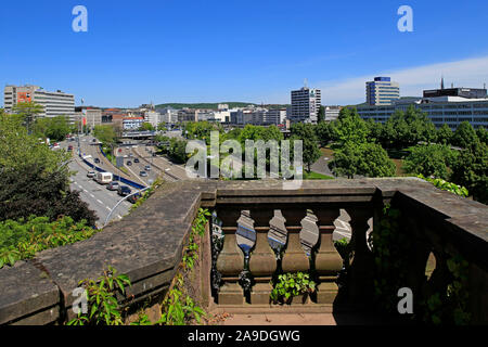 Blick auf die Stadt mit Stadtautobahn A620, Saarbrücken, Saarland, Deutschland Stockfoto