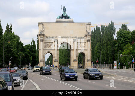 Das siegestor in der Leopoldstraße, Schwabing, München, Oberbayern, Bayern, Deutschland Stockfoto