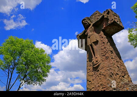 Kreuz auf dem Soldatenfriedhof in die Klause auf der Kasteler Plateau, Kastel-Staadt, Saartal, Rheinland-Pfalz, Deutschland Stockfoto