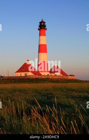 Leuchtturm von Westerhever im Nationalpark Wattenmeer, Leuchtturm Westerhever, Nordfriesland, Schleswig-Holstein, Deutschland Stockfoto