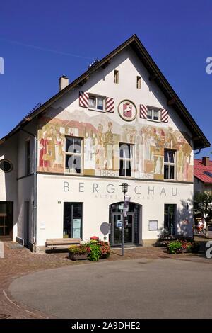 Bergschau ehemaliges Rathaus am Marktplatz, Oberstdorf, Allgäu, Schwaben, Bayern, Deutschland Stockfoto