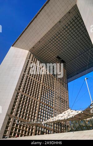 Hochhaus Grand Arche de la Défense, La Défense, Paris, Ile de France, Frankreich Stockfoto