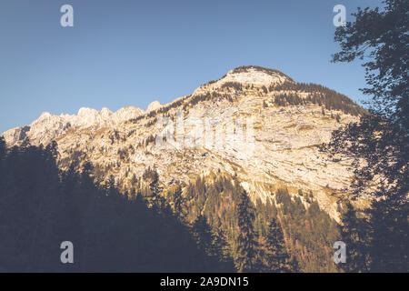 Sicht auf die Berge in den Alpen in der Nähe von Garmisch-Partenkirchen. Stockfoto
