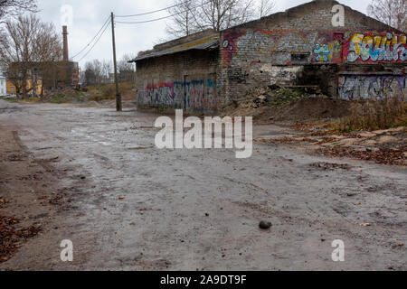 Alte und zerstörte Holzhäuser in Kopli Tallinn Estland Stockfoto