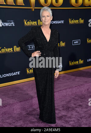 Los Angeles, USA. 14 Nov, 2019. Jamie Lee Curtis bei der Premiere von "Messer Aus' im Regency Dorf Theater. Foto: Paul Smith/Alamy leben Nachrichten Stockfoto