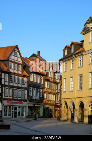 Deutschland, Niedersachsen, Wolfenbüttel, Altstadt, Junk-Stände, Fachwerkhäuser, Fußgängerzone Stockfoto