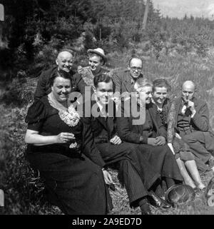 Eva Braun Collection (Album 2) - Urlaub in Steinebach und Stegen, Gruppe Familie Foto Stockfoto