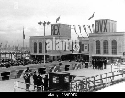 Eva Braun Collection (Album 5) - Hafen von Neapel Neapel Italien Ca. 1930s oder 1940s Stockfoto