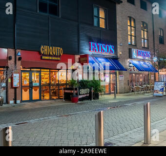 Chiquito und Fatso Restaurants, nur zwei der beliebtesten Restaurantketten in der Norwich City Riverside gefunden Komplex Stockfoto