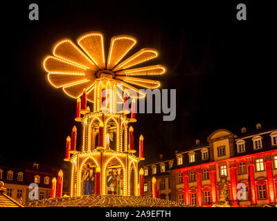 Weihnachtsmarkt auf dem Marktplatz in Heidelberg, Baden-Württemberg, Deutschland, Europa Stockfoto