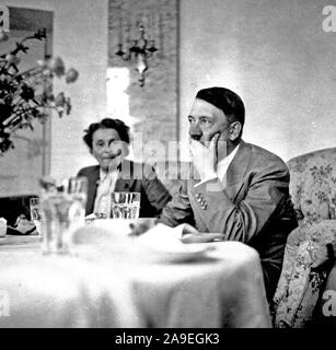 Eva Braun Sammlung (Sest) - Adolf Hitler tragen Anzug, nicht eine militärische Uniform Ca. 1930s oder 1940s Stockfoto