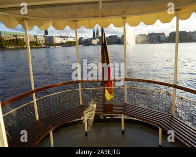 Ansicht von der Rückseite der Steamboat während der Fluss Segeln in der deutschen Stadt Stockfoto