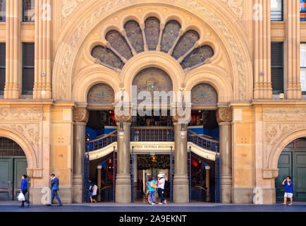 Eingang zum Queen Victoria Building von George Street, Sydney, NSW, Australien Stockfoto