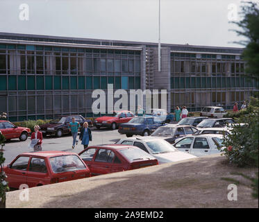 1988 - Arbeit Kraft verlassen Empire Stores Versandhandel Fabrik, Wakefield, West Yorkshire, Nordengland, Großbritannien Stockfoto