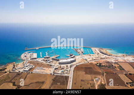 Der Bau von neuen Jachthafen in Ayia Napa, Zypern, Luftaufnahme Stockfoto