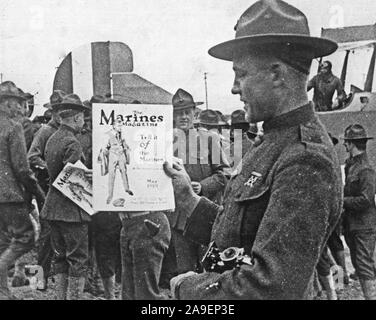 5/6/1919 - eine Aufwertung - Marines in Quantico, Virginia. Genießen' Die Marines Magazin', um Sie mit dem Wasserflugzeug gebracht Stockfoto