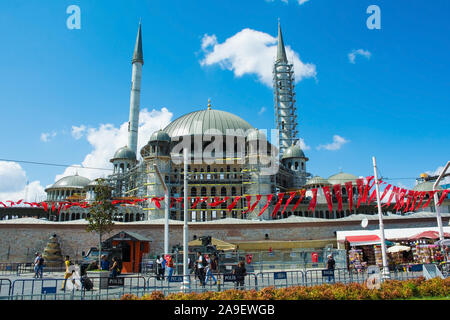 Istanbul, Türkei - 8. September 2019. Die umstrittene Moschee in Taksim Square, noch im Aufbau Stockfoto