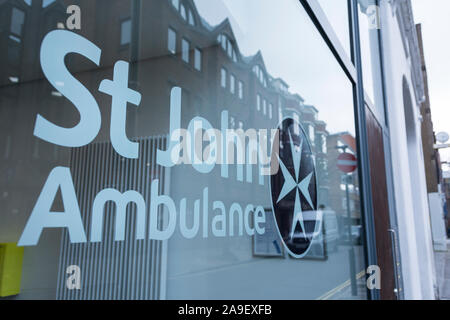 St John Ambulance Service, St John's Lane, Farringdon, London, EC1, UK Stockfoto