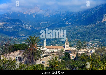 Stadt Soller, Serra de Tramuntana, Mallorca, Balearen, Spanien | Die Stadt Soller, Serra de Tramuntana, Mallorca, Balearen, Spanien Sterben Stockfoto