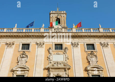 Palast der Senatoren in der Piazza del Campidoglio (Capitol Square) auf dem Kapitol in Rom, Italien. Stockfoto